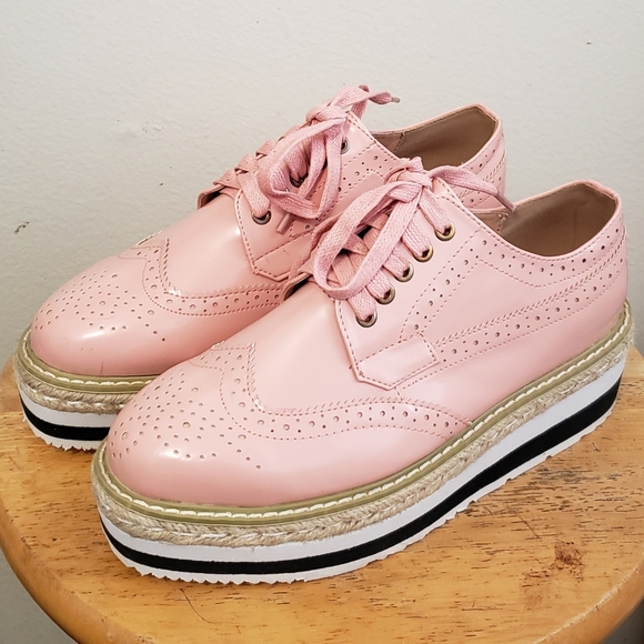 Womans Pale Pink Platform Oxfords NWB Size 7.5 - Picture 2 of 7